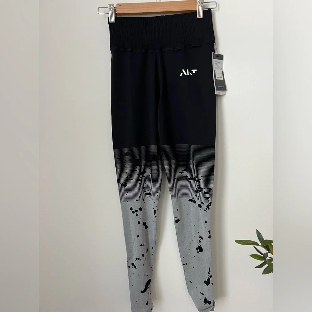 NUX High Waist Ombre Leggings - Picture 2 of 10